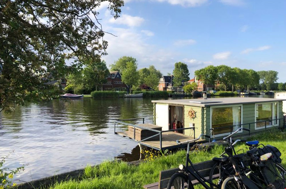 Drijvend natuurhuisje in de Amstel Drijvend natuurhuisje in de Amstel